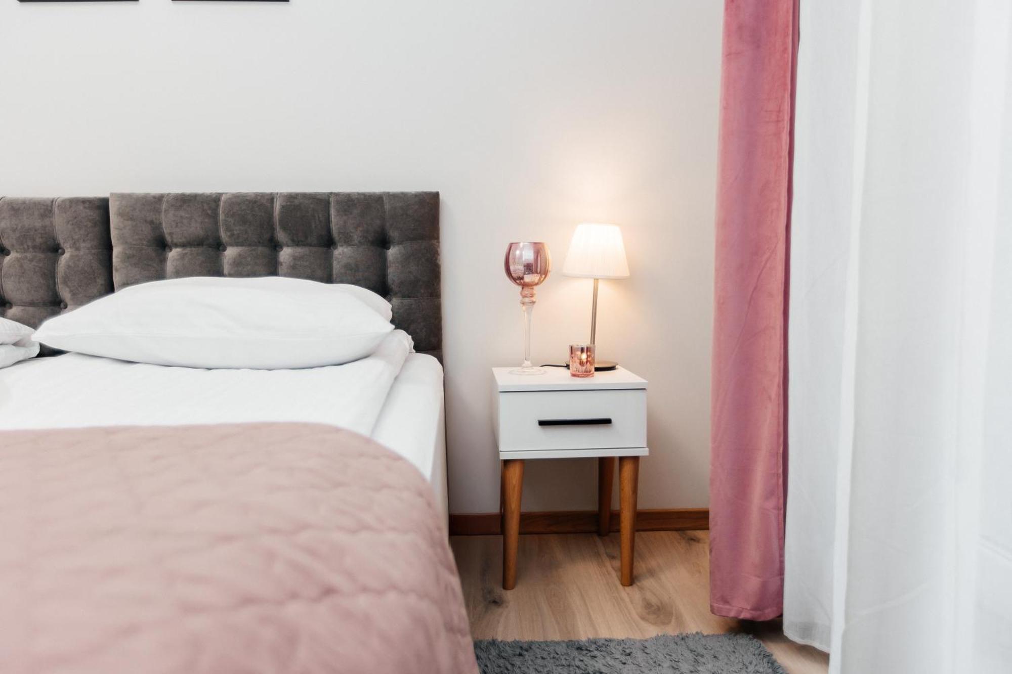 Maya's Flats & 42 - Swietej Barbary Apartmán Gdaňsk