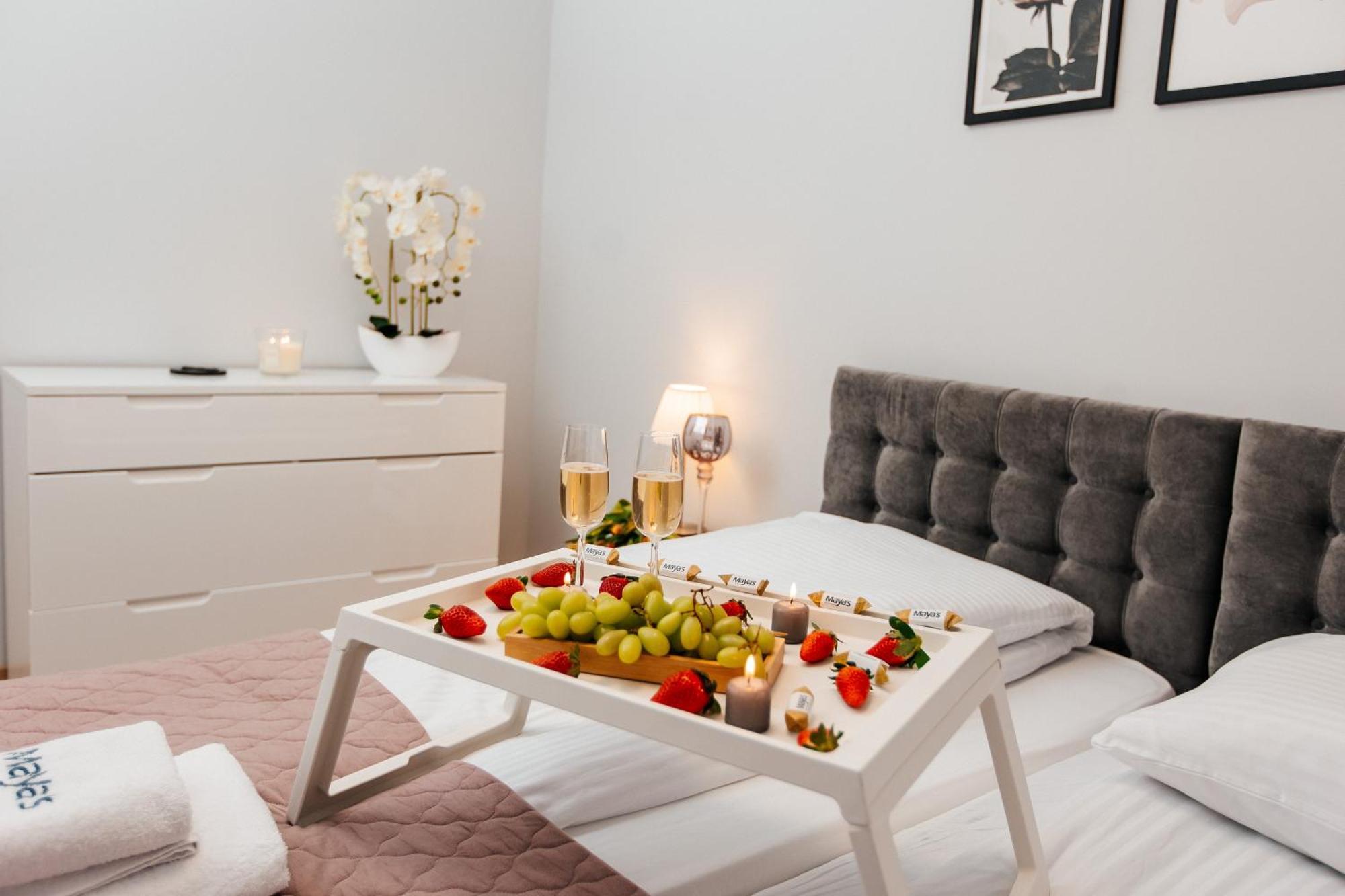 Maya's Flats & 42 - Swietej Barbary Gdansk